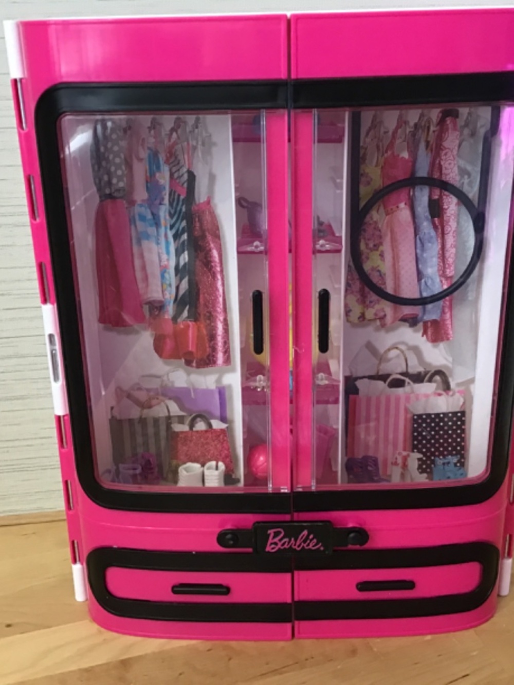 Barbie Doll and Closet with Clothes - Picture 10 of 12